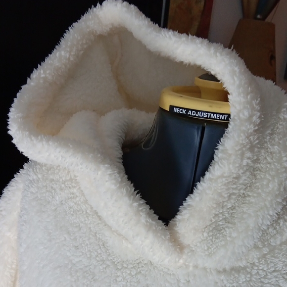 Aeropostale Cozy White Fleece Hoodie. - Picture 7 of 11